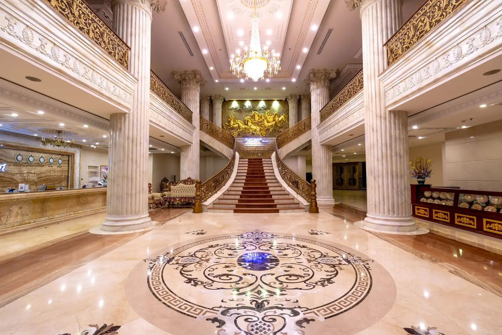 Notranjost hotela Nivalia Hotelsuites